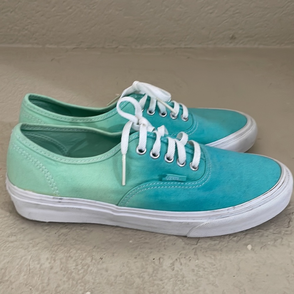 Unisex Vans Shoes - Picture 4 of 6